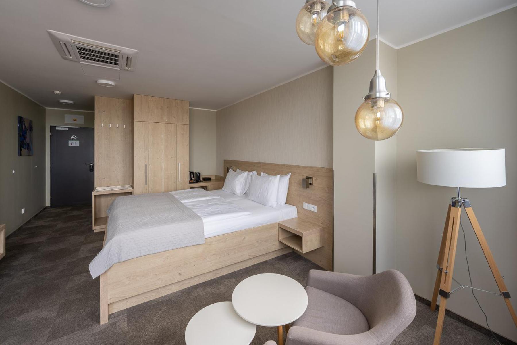 Hotel Restart Superior Jicin Phòng bức ảnh