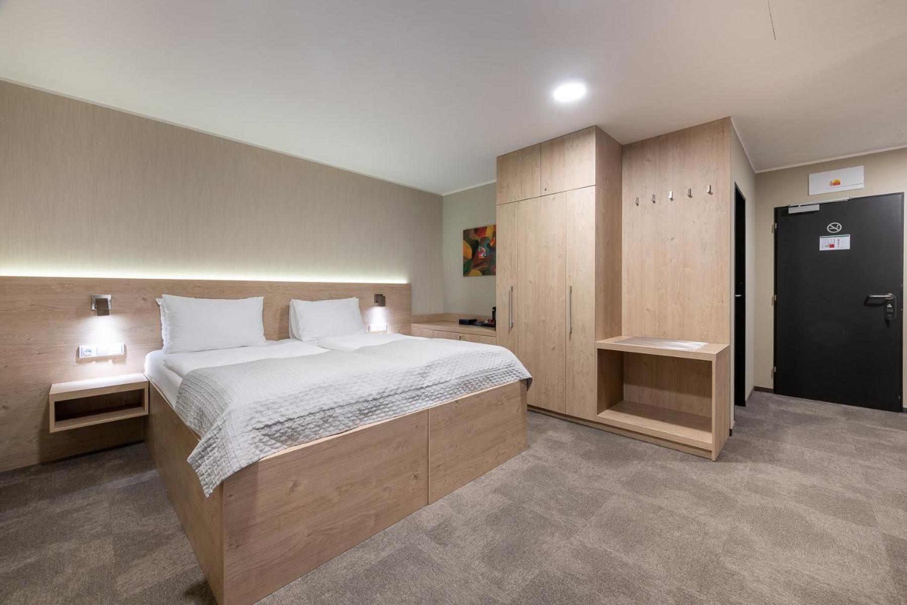 Hotel Restart Superior Jicin Phòng bức ảnh
