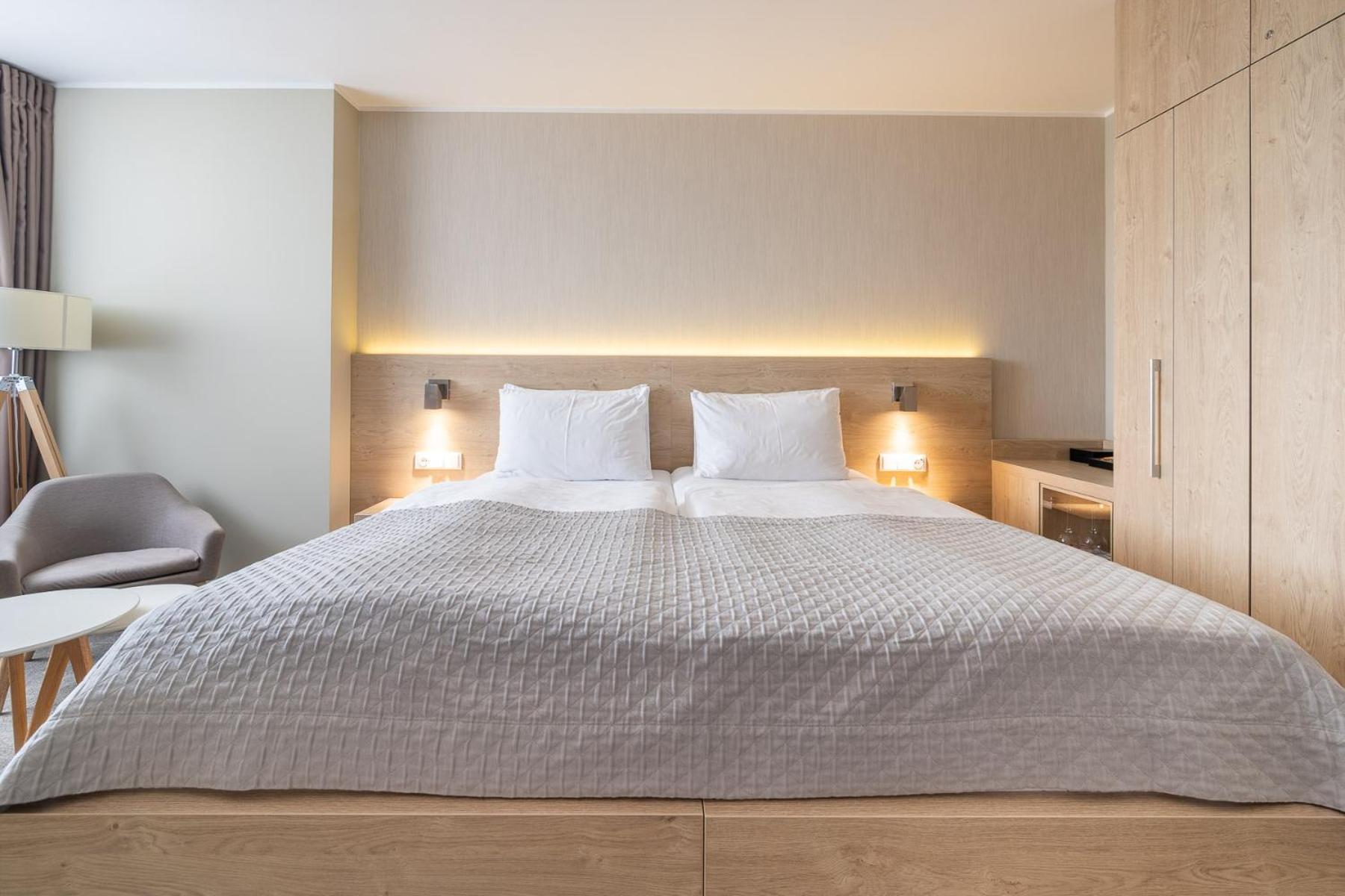 Hotel Restart Superior Jicin Phòng bức ảnh