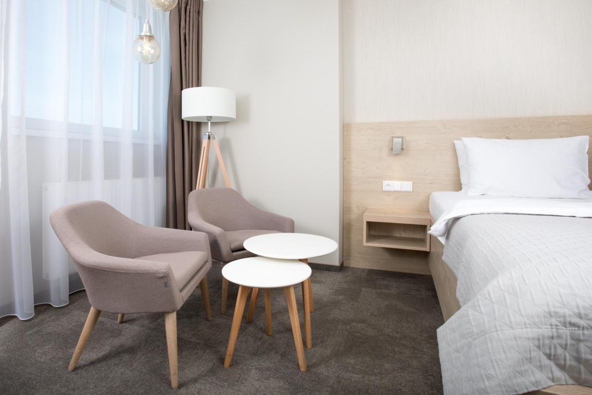 Hotel Restart Superior Jicin Phòng bức ảnh